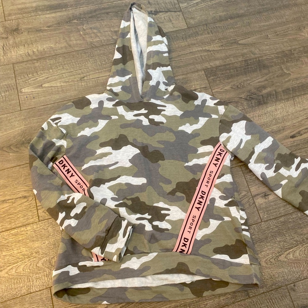Girl’s DKNY hoodie - XL